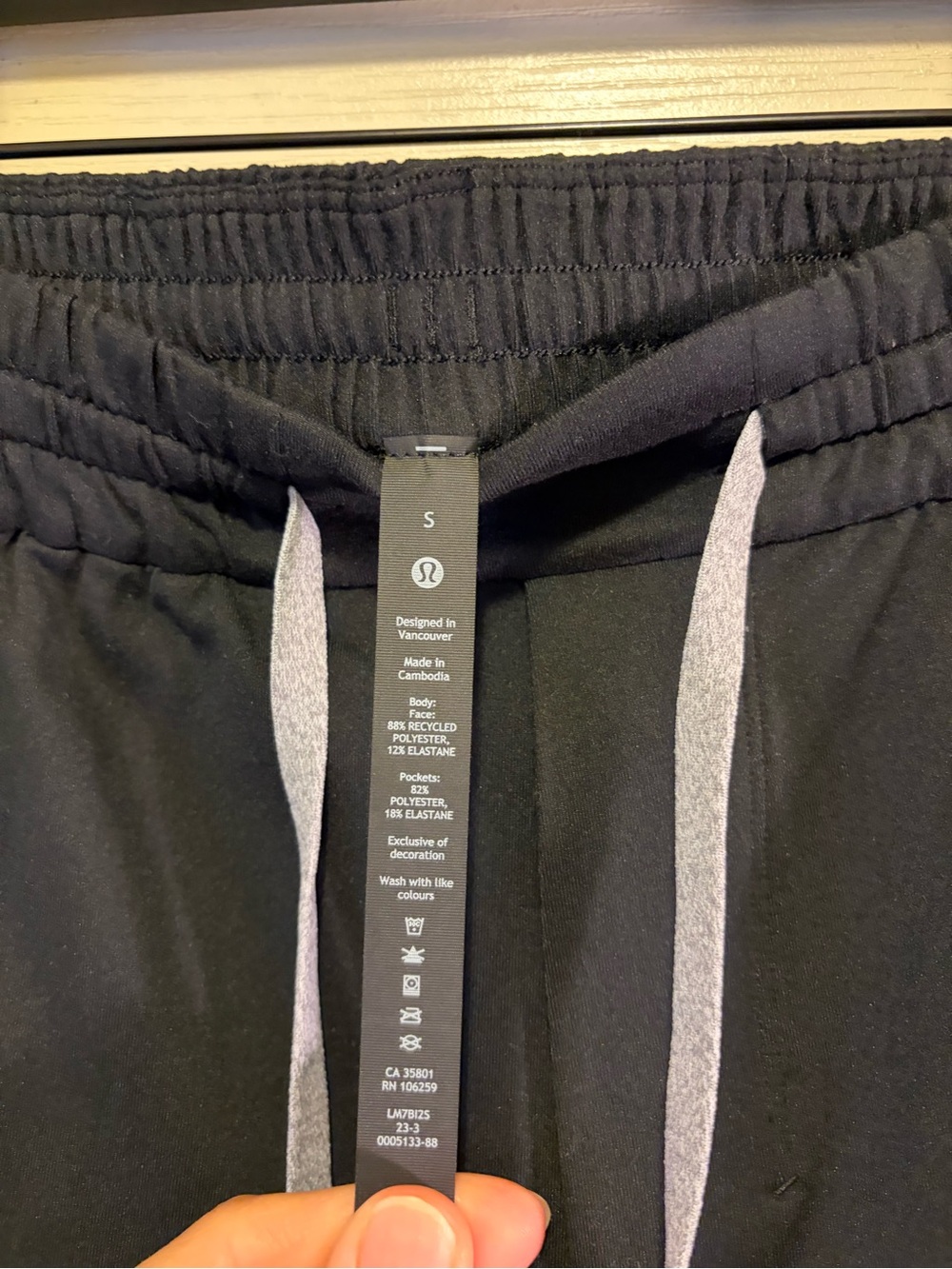 Lululemon Men’s “Soft Jersey” Short 5” Inseam (S) *SOLD OUT AT LULU* - Picture 11 of 13